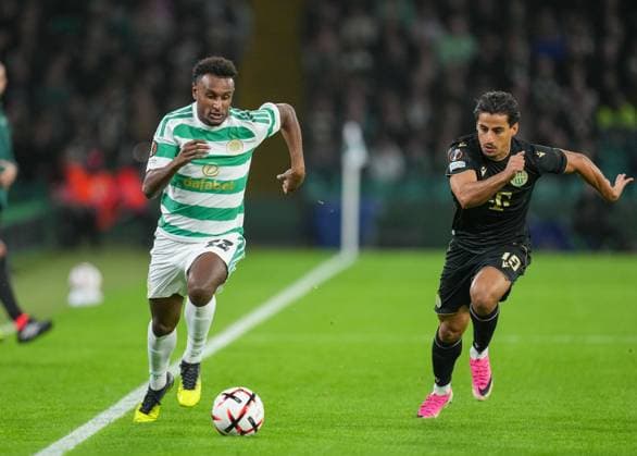 Haissem Hassan of Celtic & Daniel Arzani of Ferencvaros Celtic v Ferencvaros, UEFA Europa League, Football, matchday 1, Celtic Park, Glasgow, Scotland, UKGlasgow Celtic Park Scotland United Kingdom  Copyright: xStuartxWallace Shutterstockx 17156106q