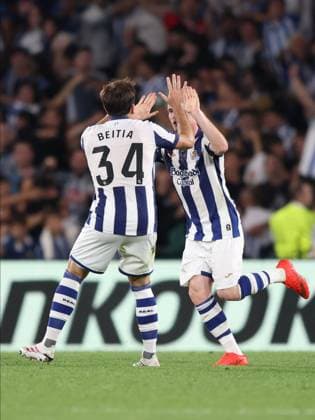 Sergio Gomez of Real Sociedad celebrates scoring a goal to make the score 2-1. Real Sociedad v AFC Bournemouth, UEFA Europa League, Football, Reale Arena, San Sebastian, Spain - 17 Sep 2026San Sebastian Reale Arena Australia  Copyright: xRaddadxJebarah Shutterstockx 17155987cb