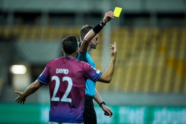 Europa League soccer 2026–2027 Lillestrøm SCU Torreense Lillestrøm 20260917 SCU Torreense s Manuel Pozo Guerrero protests against referee Ondrej Berka during the Europa League soccer match between Lillestrøm and SCU Torreense at Arasen Photo Stian Lysberg Solum, NTB, Lilleström, Norway. EDITORIAL USE ONLY. RESTRICTED USE FOR BETTING COMPANIES.  Copyright: xStianxLysbergxSolumx xNTBx