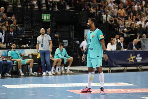 MONTPELLIER BARCELONE Benjamin ELKAIM MAXPPP - montpellier 17 09 2026 Timothey N Guessan, joueur du FC Barcelone (no 19), pendant le match de Ligue des champions face au Montpellier Handball a la Sud de France Arena. Champions League montpellier FRANCE  Copyright: xMAXPPPxBenjaminxELKAIMx ELK202609174453 ELK202609174453