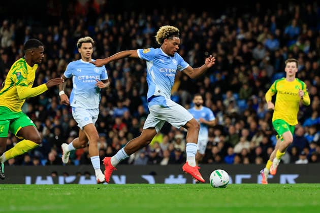 Manchester City v Norwich City, EFL Cup Floyd Samba (75) of Manchester City runs with the ball during the EFL Cup match between Manchester City and Norwich City at the Etihad Stadium, Manchester, UK on 17 September 2026. Manchester Etihad Stadium Manchester UK Editorial use only DataCo restrictions apply See www.football-dataco.com , Copyright: xConorxMolloyx PSI-24893-0085