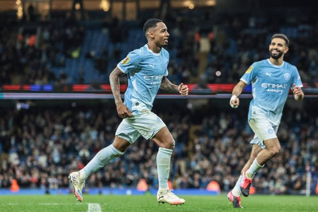 Manchester City v Norwich City - Carabao Cup Third Round Allan of Manchester City celebrates his goal to make it 3-0 during the Carabao Cup round 3 match Manchester City vs Norwich City at Etihad Stadium, Manchester, United Kingdom, on September 17, 2026. Manchester Greater Manchester United, ManU Kingdom  Copyright: xNewsxImagesx originalFilename:cosgrove-carabaoc260917_nptg3.jpg