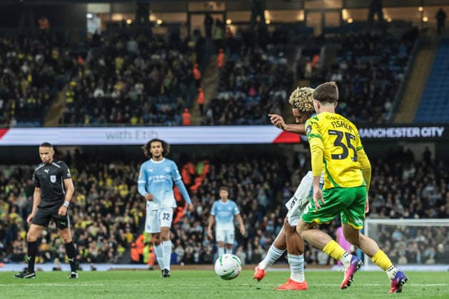 Manchester City v Norwich City - Carabao Cup Third Round Floyd Samba of Manchester City scores to make it 4-0 during the Carabao Cup round 3 match between Manchester City and Norwich City at Etihad Stadium in Manchester, United Kingdom, on September 17, 2026. Manchester Greater Manchester United, ManU Kingdom  Copyright: xNewsxImagesx originalFilename:cosgrove-carabaoc260917_npYSI.jpg