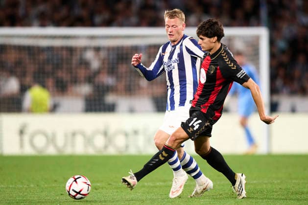 Real Sociedad de Futbol v AFC Bournemouth - UEFA Europa League 2026 27 League Phase MD1 Antonio Silva of AFC Bournemouth duels for the ball with Orri Oskarsson of Real Sociedad during the UEFA Europa League 2026 27 Phase MD1 match between Real Sociedad and AFC Bournemouth at Estadio Anoeta in San Sebastian, Spain, on September 17, 2026. San Sebastian Spain  Copyright: xCesarxOrtizxGonzalezx originalFilename:ortizgonzalez-realsoci260917_npoYX.jpg