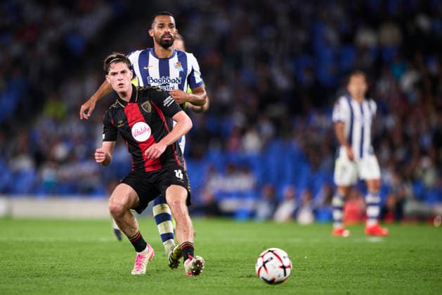 Real Sociedad de Futbol v AFC Bournemouth - UEFA Europa League 2026 27 League Phase MD1 Alex Scott of AFC Bournemouth with the ball during the UEFA Europa League 2026 27 Phase MD1 match between Real Sociedad and AFC Bournemouth at Estadio Anoeta in San Sebastian, Spain, on September 17, 2026. San Sebastian Spain  Copyright: xCesarxOrtizxGonzalezx originalFilename:ortizgonzalez-realsoci260917_np54w.jpg