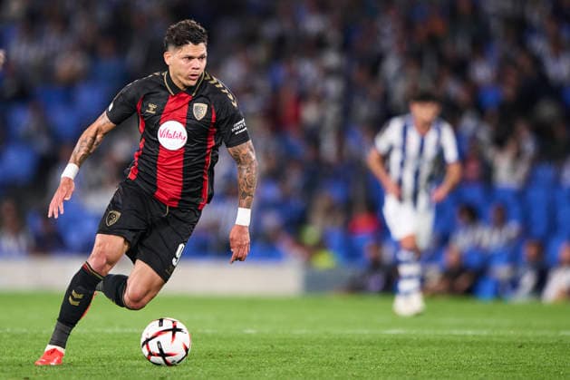 Real Sociedad de Futbol v AFC Bournemouth - UEFA Europa League 2026 27 League Phase MD1 Francisco Evanilson of AFC Bournemouth with the ball during the UEFA Europa League 2026 27 Phase MD1 match between Real Sociedad and AFC Bournemouth at Estadio Anoeta in San Sebastian, Spain, on September 17, 2026. San Sebastian Spain  Copyright: xCesarxOrtizxGonzalezx originalFilename:ortizgonzalez-realsoci260917_npMUz.jpg