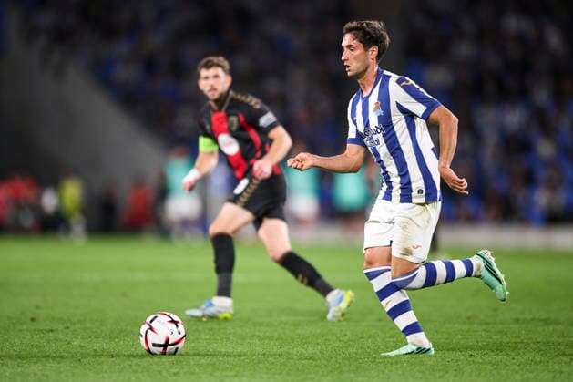 Real Sociedad de Futbol v AFC Bournemouth - UEFA Europa League 2026 27 League Phase MD1 Jon Gorrotxategi of Real Sociedad with the ball during the UEFA Europa League 2026 27 Phase MD1 match between Real Sociedad and AFC Bournemouth at Estadio Anoeta in San Sebastian, Spain, on September 17, 2026. San Sebastian Spain  Copyright: xCesarxOrtizxGonzalezx originalFilename:ortizgonzalez-realsoci260917_npsAd.jpg