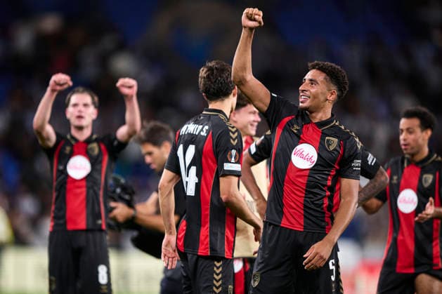 Real Sociedad de Futbol v AFC Bournemouth - UEFA Europa League 2026 27 League Phase MD1 James Hill of AFC Bournemouth celebrates the victory during the UEFA Europa League 2026 27 Phase MD1 match between Real Sociedad and AFC Bournemouth at Estadio Anoeta in San Sebastian, Spain, on September 17, 2026. San Sebastian Spain  Copyright: xCesarxOrtizxGonzalezx originalFilename:ortizgonzalez-realsoci260917_npDjm.jpg