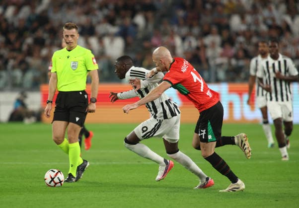 SOCCER - UEFA Europa League - Juventus FC vs. NEC Nijmegen Photo by IPA ABACAPRESS.COM88651611 - Randal Kolo Muani of Juventus FC and Bram Nuytinck of NEC Nijmegen during the UEFA Europa League match between Juventus FC and NEC Nijmegen on September 17, 2026, at Allianz Stadium in Turin, Italy, as part of the 2026–27 season. Photo by Nderim KACELI Turin Italy  Copyright: xIPAxSport ABACAx