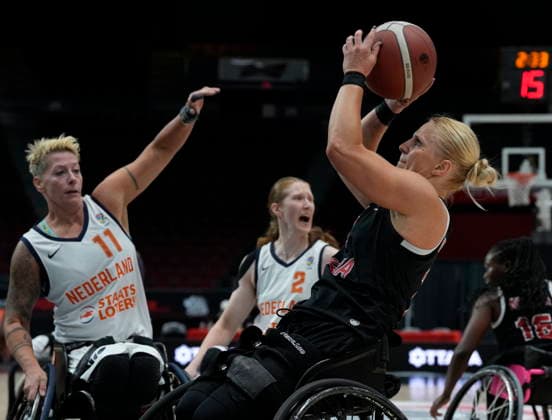 September 17, 2026, Ottawa, On, Canada: Canada s Kady Dandeneau (13) attempts a shot under pressure from Nertherlands Cher Korver (11) during first half IWBF Wheelchair Basketball World Championships semifinal action in Ottawa, Thursday, Sept. 17, 2026. Canada News - September 17, 2026  - ZUMAc35_ 20260917_zaf_c35_138 Copyright: xAdrianxWyldx
