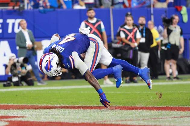 Detroit Lions vs Buffalo Bills ORCHARD PARK, NEW YORK - SEPTEMBER 17: Running back James Cook III 4 of the Buffalo Bills scores a touchdown during the second half of an NFL, American Football Herren, USA football game between the Detroit Lions and the Buffalo Billsat Highmark Stadium in Orchard Park, New York, USA, on Thursday, September 17, 2026 Orchard Park New York United States  Copyright: xJorgexLemusx originalFilename:lemus-detroitl260917_npgMC.jpg