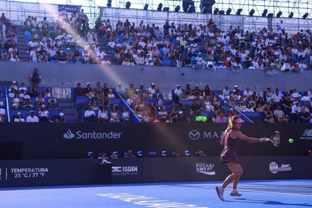 September 17, 2026: TO-45153- GUADALAJARA 2026. .La estadounidense Iva Jovic dio un paso m& xe1;s en la defensa de su t& xed;tulo en el Guadalajara Open 2026, luego de imponerse a la turca Zeynep S& xf6;nmez por 7-6(5) y 6-4, en los octavos de final del torneo disputado sobre la cancha dura del Centro Panamericano de Tenis. Jovic, segunda sembrada y campeona de la edici& xf3;n anterior, tuvo que emplearse a fondo ante una combativa S& xf6;nmez, pero respondi& xf3; en los momentos decisivos para quedarse con la victoria en un encuentro de dos horas y ocho minutos. Con este resultado, la estadounidense asegur& xf3; su lugar en los cuartos de final y mantiene firme su intenci& xf3;n de repetir el campeonato en Guadalajara..Guadalajara, Jalisco. Clasos.com.mx Sports News - September 17, 2026  - ZUMAcs4_ 20260917_faa_cs4_080 Copyright: xDiegoxMorenox