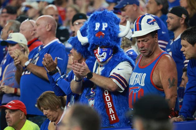 Detroit Lions vs Buffalo Bills ORCHARD PARK, NEW YORK - SEPTEMBER 17: Buffalo Bills fans cheer during the first half of an NFL, American Football Herren, USA football game between the Detroit Lions and the Buffalo Billsat Highmark Stadium in Orchard Park, New York, USA, on Thursday, September 17, 2026 Orchard Park New York United States  Copyright: xJorgexLemusx originalFilename:lemus-detroitl260917_npzJm.jpg