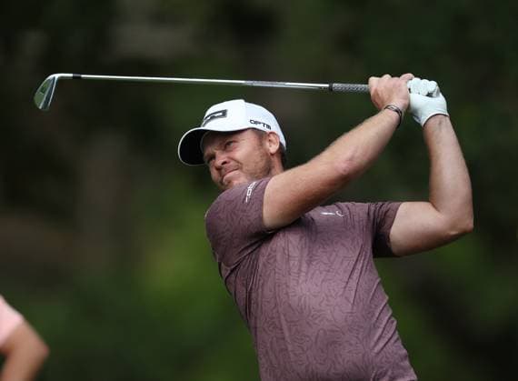 BMW PGA, Golf Herren Championship 2026 - Day One SURREY, ENGLAND, SEPTEMBER 17: Danny Willett of England tees off on the 5th hole during The DP World Tour BMW PGA Championship Day One at Wentworth Golf Club, Virginia Water, Surrey, England, on September 17. (Photo by Daniel Weir) Surrey Wentworth Golf Course England Copyright: xDanielxWeir SportsxPressxPhotox Sportspressphoto_SPR233899