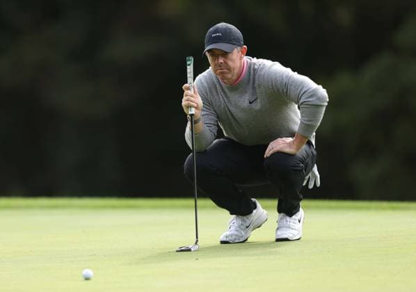 BMW PGA, Golf Herren Championship 2026 - Day One SURREY, ENGLAND, SEPTEMBER 17: Rory McIlroy Of Northern Ireland on the 1st hole green eyeing up his putt during The DP World Tour BMW PGA Championship Day One at Wentworth Golf Club, Virginia Water, Surrey, England, on September 17. (Photo by Daniel Weir) Surrey Wentworth Golf Course England Copyright: xDanielxWeir SportsxPressxPhotox Sportspressphoto_SPR233931