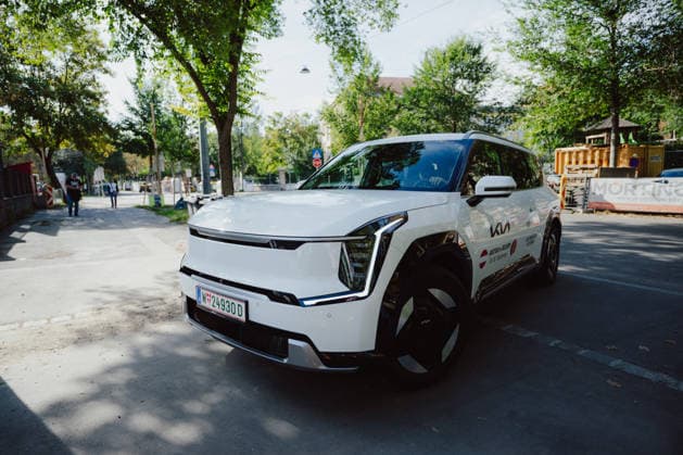 TENNIS - Davis Cup, AUT vs BEL VIENNA,AUSTRIA,18.SEP.26 - TENNIS - ITF Davis Cup, qualification round 2, Austria vs Belgium. Image shows a KIA car.  GEPAxpictures xAlexanderxSolc