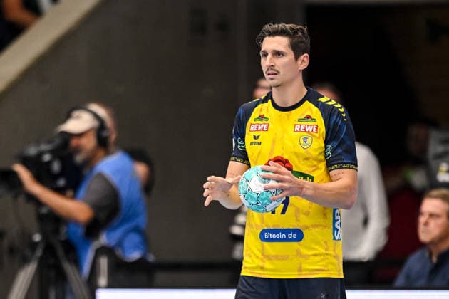 Goeppingen, Deutschland, 17.09.26: Marius Steinhauser (Rhein-Neckar Loewen) in Aktion, am Ball, Einzelaktion waehrend des Opel Handball Bundesliga Spiels zwischen FRISCH AUF! Goeppingen vs Rhein-Neckar Loewen in der EWS Arena am 17. September 2026 in Goeppingen, Deutschland. (Foto von Harry Langer DeFodi Images) Goeppingen, Germany, 17.09.26: Marius Steinhauser (Rhein-Neckar Loewen) controls the Ball during the Opel Handball Bundesliga match between FRISCH AUF! Goeppingen vs Rhein-Neckar Loewen at EWS Arena on September 17, 2026 in Goeppingen, Germany. (Photo by Harry Langer DeFodi Images) (Photo by Harry Langer DeFodi Images) -