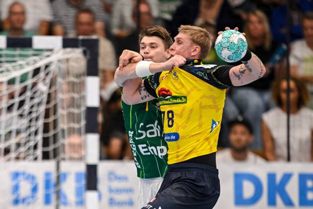 Goeppingen, Deutschland, 17.09.26: Oskar Sunnefeldt (FRISCH AUF! Goeppingen) und Edwin Aspenbaeck (Rhein-Neckar Loewen) im Zweikampf waehrend des Opel Handball Bundesliga Spiels zwischen FRISCH AUF! Goeppingen vs Rhein-Neckar Loewen in der EWS Arena am 17. September 2026 in Goeppingen, Deutschland. (Foto von Harry Langer DeFodi Images) Goeppingen, Germany, 17.09.26: Oskar Sunnefeldt (FRISCH AUF! Goeppingen) und Edwin Aspenbaeck (Rhein-Neckar Loewen) battle for the ball during the Opel Handball Bundesliga match between FRISCH AUF! Goeppingen vs Rhein-Neckar Loewen at EWS Arena on September 17, 2026 in Goeppingen, Germany. (Photo by Harry Langer DeFodi Images) (Photo by Harry Langer DeFodi Images) -