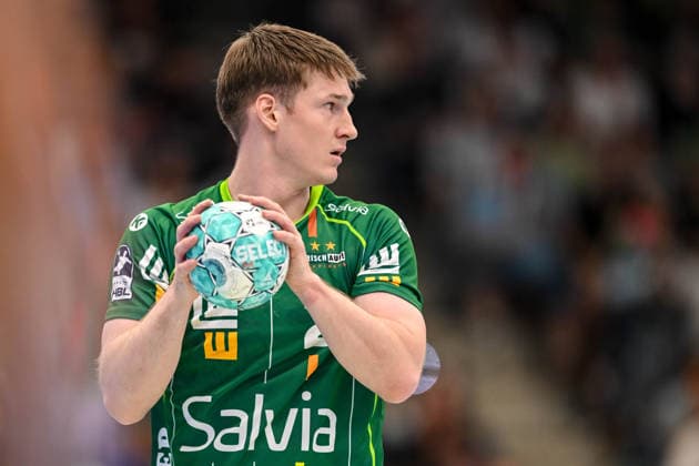 Goeppingen, Deutschland, 17.09.26: Oskar Neudeck (FRISCH AUF! Goeppingen) in Aktion, am Ball, Einzelaktion waehrend des Opel Handball Bundesliga Spiels zwischen FRISCH AUF! Goeppingen vs Rhein-Neckar Loewen in der EWS Arena am 17. September 2026 in Goeppingen, Deutschland. (Foto von Harry Langer DeFodi Images) Goeppingen, Germany, 17.09.26: Oskar Neudeck (FRISCH AUF! Goeppingen) controls the Ball during the Opel Handball Bundesliga match between FRISCH AUF! Goeppingen vs Rhein-Neckar Loewen at EWS Arena on September 17, 2026 in Goeppingen, Germany. (Photo by Harry Langer DeFodi Images) (Photo by Harry Langer DeFodi Images) -