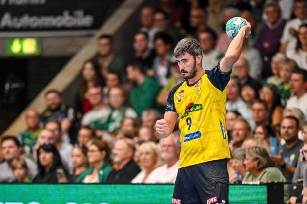 Goeppingen, Deutschland, 17.09.26: Jacob Arenth Lassen (Rhein-Neckar Loewen) in Aktion, am Ball, Einzelaktion waehrend des Opel Handball Bundesliga Spiels zwischen FRISCH AUF! Goeppingen vs Rhein-Neckar Loewen in der EWS Arena am 17. September 2026 in Goeppingen, Deutschland. (Foto von Harry Langer DeFodi Images) Goeppingen, Germany, 17.09.26: Jacob Arenth Lassen (Rhein-Neckar Loewen) controls the Ball during the Opel Handball Bundesliga match between FRISCH AUF! Goeppingen vs Rhein-Neckar Loewen at EWS Arena on September 17, 2026 in Goeppingen, Germany. (Photo by Harry Langer DeFodi Images) (Photo by Harry Langer DeFodi Images) -