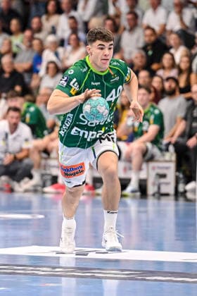 Goeppingen, Deutschland, 17.09.26: Elias Newel (FRISCH AUF! Goeppingen) in Aktion, am Ball, Einzelaktion waehrend des Opel Handball Bundesliga Spiels zwischen FRISCH AUF! Goeppingen vs Rhein-Neckar Loewen in der EWS Arena am 17. September 2026 in Goeppingen, Deutschland. (Foto von Harry Langer DeFodi Images) Goeppingen, Germany, 17.09.26: Elias Newel (FRISCH AUF! Goeppingen) controls the Ball during the Opel Handball Bundesliga match between FRISCH AUF! Goeppingen vs Rhein-Neckar Loewen at EWS Arena on September 17, 2026 in Goeppingen, Germany. (Photo by Harry Langer DeFodi Images) (Photo by Harry Langer DeFodi Images) -