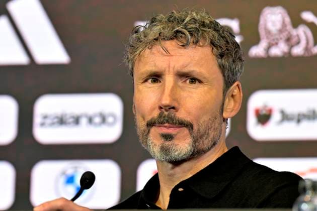 Belgian National Football team squad, Mannschaftsbild, Totale Announcement 18 09 2026 TUBEKE, BELGIUM - SEPTEMBER 18 : Mark Van Bommel federal head coach of the Belgian National football team speaking to the press during a press conference, PK, Pressekonferenz to announce his player selection to compete in the UEFA Nation League on September 18, 2026 in Tubeke, Belgium, 18 09 2026 Tubeke Belgium  Copyright: xSesx