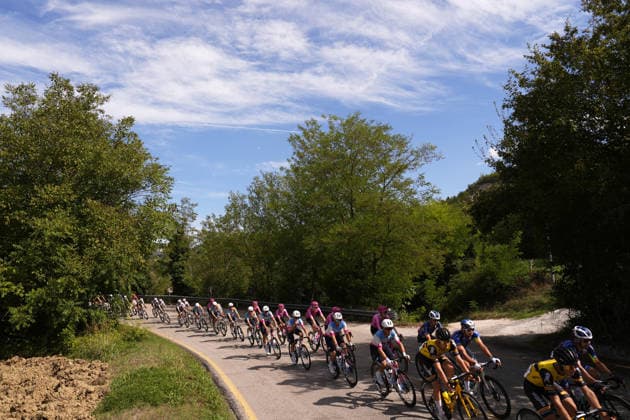 The pack rides cycles during the Giro d™Abruzzo, stage 4 from Silvi to Controguerra (182 km) - Abruzzo, Italy - Friday, September 18, 2026. - cycling.  Copyright: xFabioxFerrari LaPressex
