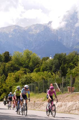 The pack rides cycles during the Giro d™Abruzzo, stage 4 from Silvi to Controguerra (182 km) - Abruzzo, Italy - Friday, September 18, 2026. - cycling.  Copyright: xFabioxFerrari LaPressex