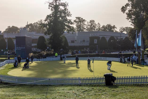 Golf - DP World Tour (European Tour) ˜Rolex Series™ - 2026 BMW PGA, Golf Herren Championship - Second Round - West Course, Wentworth Club - Friday 18th September 2026 Early morning practice as players putt ahead of their tee offs COLORSPORT DANIEL BEARHAM  cspDB_BMWPGA_R2_180926_
