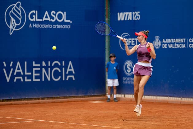 BBVA Open Internacional of Valencia Quarter Final Guiomar Maristany Zuleta de Reales from Spain against Clara Burel from France in action during the BBVA Open Internacional of Valencia Quarter Final at Sporting Tennis Valencia, (Valencia ) on September 18, 2026. Copyright: xVicentexVidalxFernandezx