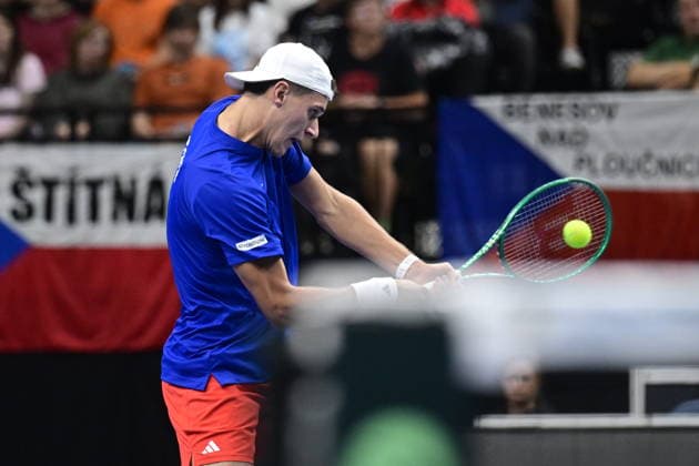 Jakub Mensik (CZE) playes against Learner Tien (USA) in the game of the 2026 Davis Cup men s team tennis World Championship, WM, Weltmeisterschaft match between the Czech Republic and the United States, in Prague, Czech Republic, on September 18, 2026. (CTKxPhoto RomanxVondrous) CTKPhotoP2026091805303  CTKPhotoP2026091805303