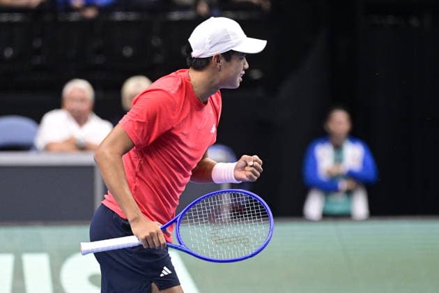 Learner Tien (USA) playes against Jakub Mensik (CZE) in the game of the 2026 Davis Cup men s team tennis World Championship, WM, Weltmeisterschaft match between the Czech Republic and the United States, in Prague, Czech Republic, on September 18, 2026. (CTKxPhoto RomanxVondrous) CTKPhotoP2026091805533  CTKPhotoP2026091805533
