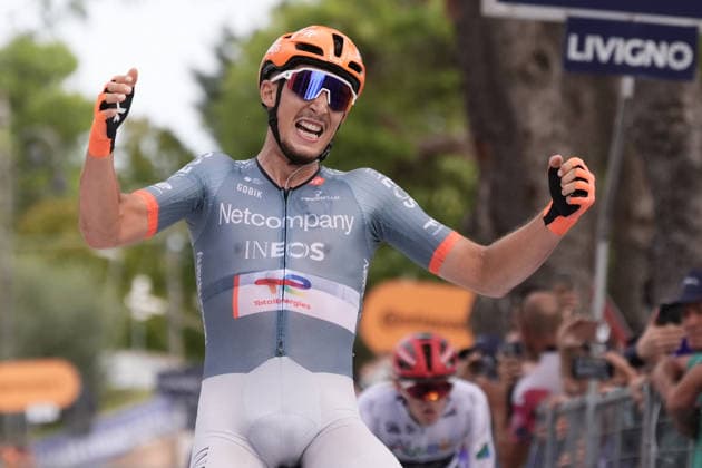 France s Kevin Vauquelin of Netcompany Ineos winner of the stage during the Giro d™Abruzzo, stage 4 from Silvi to Controguerra (182 km) - Abruzzo, Italy - Friday, September 18, 2026. - cycling.  Copyright: xMassimoxPaolone LaPressex