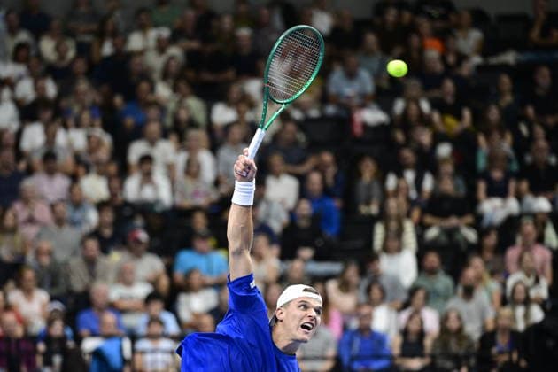 Jakub Mensik (CZE) playes against Learner Tien (USA) in the game of the 2026 Davis Cup men s team tennis World Championship, WM, Weltmeisterschaft match between the Czech Republic and the United States, in Prague, Czech Republic, on September 18, 2026. (CTKxPhoto RomanxVondrous) CTKPhotoP2026091805660  CTKPhotoP2026091805660