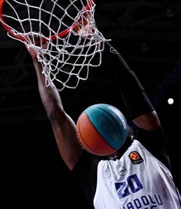 Russia Basketball United League Supercup Zenit - Anadolu Efes 9246057 18.09.2026 Anadolu s Bruno Fernando scores during the VTB United League SuperCup basketball match between Zenit St. Petersburg and Anadolu Efes Istanbul, in Moscow, Russia. Alexey Filippov Sputnik Moscow Russia  Copyright: xAlexeyxFilippovx