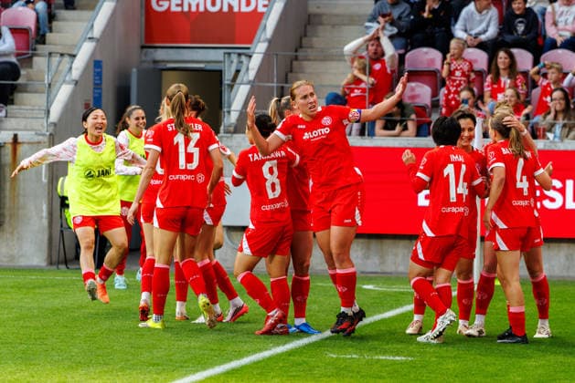 GPFBL, 1. FSV Mainz 05 - Eintracht Frankfurt, 18.09.2026, Mainz Jubel zum 1:0 durch Kara Bathmann (1. FSV Mainz 05, 4) im Spiel der Google Pixel Frauen Bundesliga am 5. Spieltag der Saison 2026 27 zwischen dem 1. FSV Mainz 05 und Eintracht Frankfurt in der MEWA Arena, Mainz, 18.09.2026. Copyright: xBEAUTIFULxSPORTS Hahnex