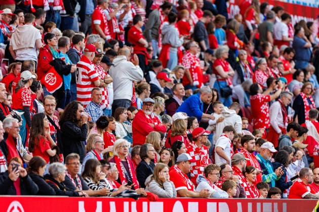 GPFBL, 1. FSV Mainz 05 - Eintracht Frankfurt, 18.09.2026, Mainz Die Tribünen sind gut gefüllt beim Spiel der Google Pixel Frauen Bundesliga am 5. Spieltag der Saison 2026 27 zwischen dem 1. FSV Mainz 05 und Eintracht Frankfurt in der MEWA Arena, Mainz, 18.09.2026. Copyright: xBEAUTIFULxSPORTS Hahnex