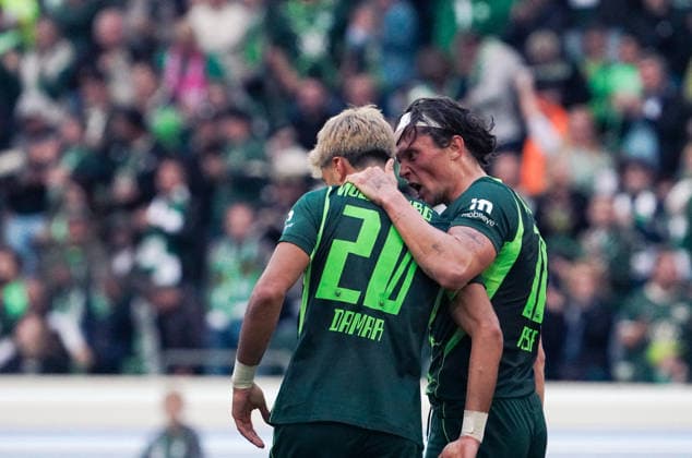 Deutschland:Fussball 2.Bundesliga 2026 2027, 6.Spieltag VfL Wolfsburg vs SV Darmstadt 98 - Volkswagen Arena (Wolfsburg): Torjubel zum Fabian Reese (VfL Wolfsburg, 11) Muhammed Mehmet Damar (VfL Wolfsburg, 20) Copyright: xAymanxAlahmedx