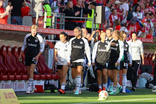 18.09.2026, xusrbx, Fussball Google Pixel Frauen-Bundesliga, FSV Mainz 05 - Eintracht Frankfurt v.l. die Spielerinnen von Eintracht Frankfurt, vor dem Spiel, Mainz