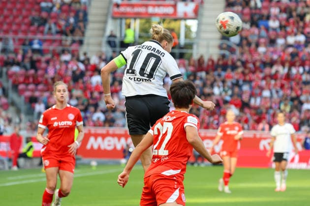 18.09.2026, xusrbx, Fussball Google Pixel Frauen-Bundesliga, FSV Mainz 05 - Eintracht Frankfurt v.l. +f1ß+Emma Junold (FSV Mainz 05, 22), Kopfball,Kopfballduell, Mainz