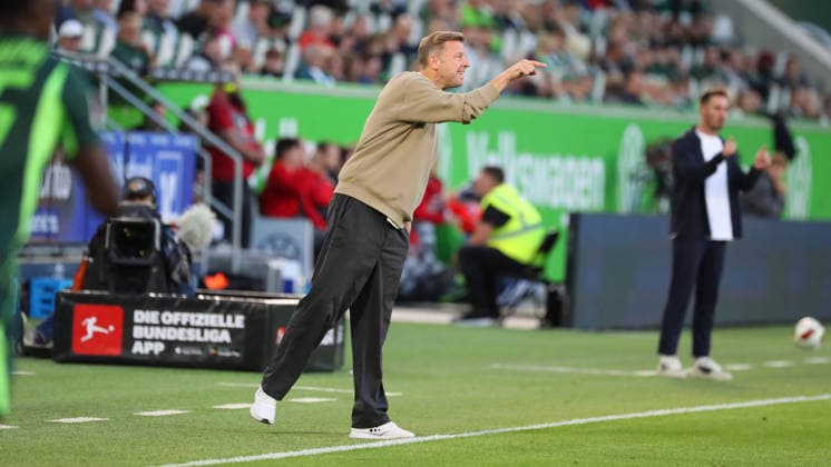 VfL vs. Darmstadt, 2. BL Wolfsburg, 18.09.2026, Fußball, Herren, 2. BL, Saison 2026 2027, VfL Wolfsburg vs. SV Darmstadt 98: Cheftrainer Florian Kohfeldt (SV Darmstadt 98), lautstark an der Seitenlinie, gestikulierend (DFL DFB REGULATIONS PROHIBIT ANY USE OF PHOTOGRAPHS as IMAGE SEQUENCES and or QUASI-VIDEO) Volkswagen Arena Niedersachsen Deutschland