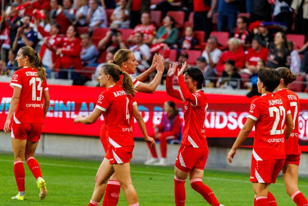 GPFBL, 1. FSV Mainz 05 - Eintracht Frankfurt, 18.09.2026, Mainz Jubel zum 2:0 durch Sabina Jackson (1. FSV Mainz 05, 20) im Spiel der Google Pixel Frauen Bundesliga am 5. Spieltag der Saison 2026 27 zwischen dem 1. FSV Mainz 05 und Eintracht Frankfurt in der MEWA Arena, Mainz, 18.09.2026. Copyright: xBEAUTIFULxSPORTS Hahnex