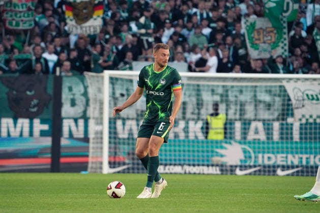 Deutschland:Fussball 2.Bundesliga 2026 2027, 6.Spieltag VfL Wolfsburg vs SV Darmstadt 98 - Volkswagen Arena (Wolfsburg): am Ball Hauke Wahl (VfL Wolfsburg, 6) Copyright: xAymanxAlahmedx