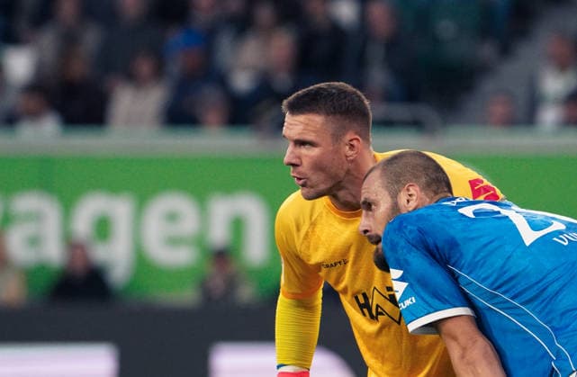 Deutschland:Fussball 2.Bundesliga 2026 2027, 6.Spieltag VfL Wolfsburg vs SV Darmstadt 98 - Volkswagen Arena (Wolfsburg): Geste, Gestik, Emotion Marcel Schuhen (SV Darmstadt 98, 1) Aleksandar VukotiÄ‡ Aleksandar Vukotic (SV Darmstadt 98, 20) Copyright: xAymanxAlahmedx