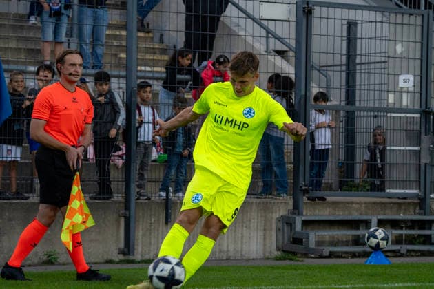 18.09.2026, xerix, Fussball Regionalliga Suedwest, FSV Frankfurt - Stuttgarter Kickers v.l. Ecke durch Sebastian Müller (SV Stuttgarter Kickers) Frankfurt