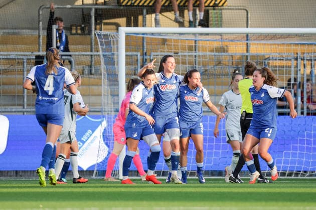 18.09.2026, xgrfx, Fussball Google Pixel Frauen-Bundesliga, TSG Hoffenheim Frauen - VfL Wolfsburg v.l. Tor, Chiara Hahn (TSG Hoffenheim) Hoffenheim