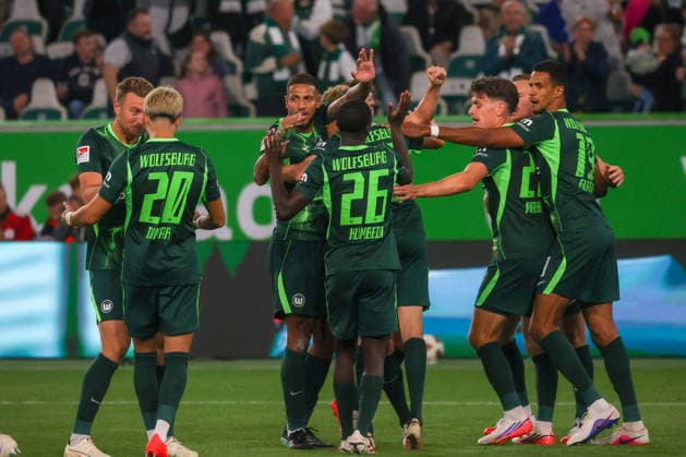 18.09.2026, xgox, Fussball - 2.Bundesliga VfL Wolfsburg - SV Darmstadt 98 emspor, v.l. Jubel nach dem 3:1 durch Alexander Bernhardsson (Wolfsburg, 17) (DFL DFB REGULATIONS PROHIBIT ANY USE OF PHOTOGRAPHS as IMAGE SEQUENCES and or QUASI-VIDEO) Wolfsburg