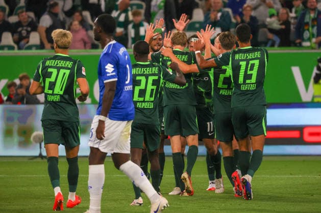 18.09.2026, xgox, Fussball - 2.Bundesliga VfL Wolfsburg - SV Darmstadt 98 emspor, v.l. Jubel nach dem 3:1 durch Alexander Bernhardsson (Wolfsburg, 17) (DFL DFB REGULATIONS PROHIBIT ANY USE OF PHOTOGRAPHS as IMAGE SEQUENCES and or QUASI-VIDEO) Wolfsburg