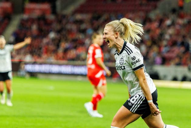 GPFBL, 1. FSV Mainz 05 - Eintracht Frankfurt, 18.09.2026, Mainz Torjubel zum 2:3 durch Rebecka Blomqvist (Eintracht Frankfurt, 28) im Spiel der Google Pixel Frauen Bundesliga am 5. Spieltag der Saison 2026 27 zwischen dem 1. FSV Mainz 05 und Eintracht Frankfurt in der MEWA Arena, Mainz, 18.09.2026. Copyright: xBEAUTIFULxSPORTS Hahnex