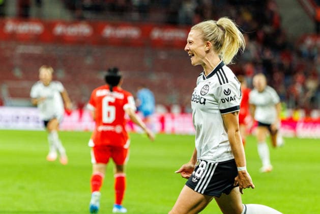 GPFBL, 1. FSV Mainz 05 - Eintracht Frankfurt, 18.09.2026, Mainz Torjubel zum 2:3 durch Rebecka Blomqvist (Eintracht Frankfurt, 28) im Spiel der Google Pixel Frauen Bundesliga am 5. Spieltag der Saison 2026 27 zwischen dem 1. FSV Mainz 05 und Eintracht Frankfurt in der MEWA Arena, Mainz, 18.09.2026. Copyright: xBEAUTIFULxSPORTS Hahnex